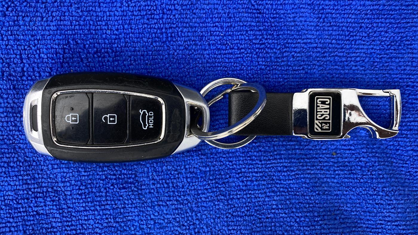 2018 Hyundai Verna 1.6 VTVT SX O, Petrol, Manual, 59,910 km, Key Close Up