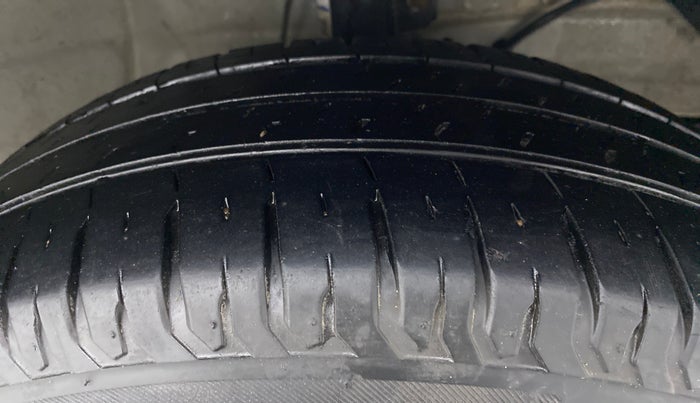 2020 Maruti Ertiga VXI SHVS, Petrol, Manual, 13,215 km, Right Front Tyre Tread