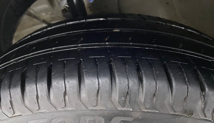 2020 Maruti Ertiga VXI SHVS, Petrol, Manual, 13,215 km, Left Front Tyre Tread
