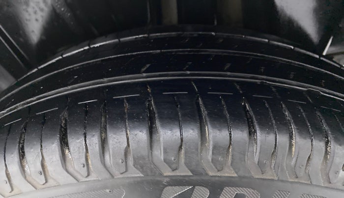 2020 Maruti Ertiga VXI SHVS, Petrol, Manual, 13,215 km, Left Rear Tyre Tread