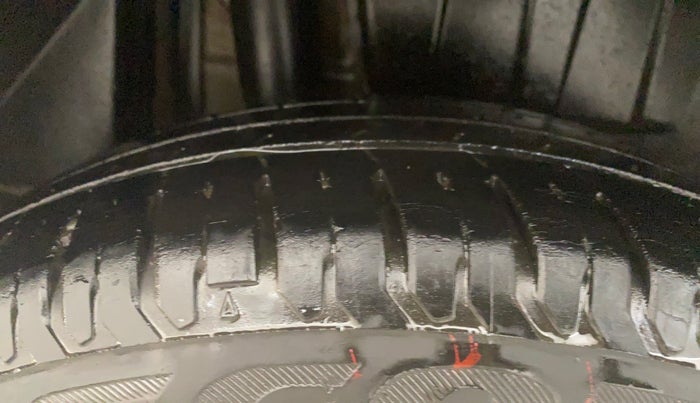 2018 Maruti Dzire ZXI AMT, Petrol, Automatic, 61,757 km, Right Rear Tyre Tread