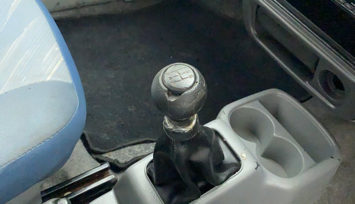 2011 Maruti Alto K10 VXI, Petrol, Manual, 93,510 km, Gear lever - Knob cover torn