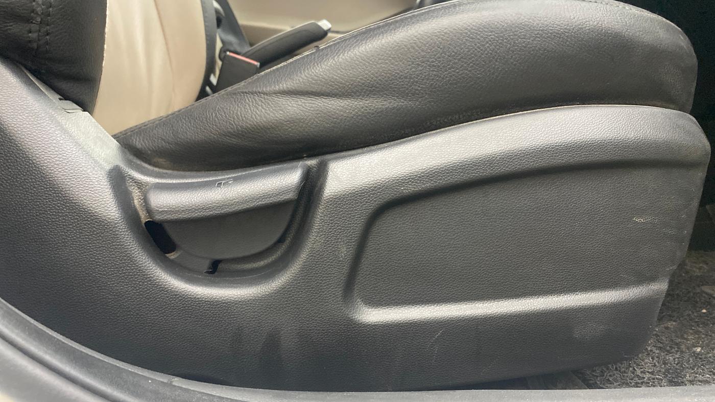 2019 Hyundai Elite i20 MAGNA PLUS 1.2, Petrol, Manual, 68,459 km, Driver Side Adjustment Panel