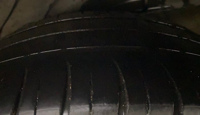 2016 Hyundai Verna FLUIDIC 1.6 CRDI SX AT 4S, Diesel, Automatic, 1,26,756 km, Left Rear Tyre Tread