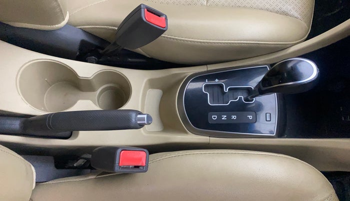 2016 Hyundai Verna FLUIDIC 1.6 CRDI SX AT 4S, Diesel, Automatic, 1,26,756 km, Gear Lever