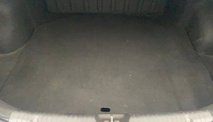 2016 Hyundai Verna FLUIDIC 1.6 CRDI SX AT 4S, Diesel, Automatic, 1,26,756 km, Boot Inside