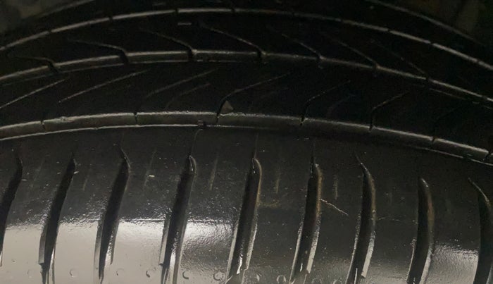 2022 Maruti S Cross ZETA 1.5, Petrol, Manual, 13,511 km, Left Front Tyre Tread