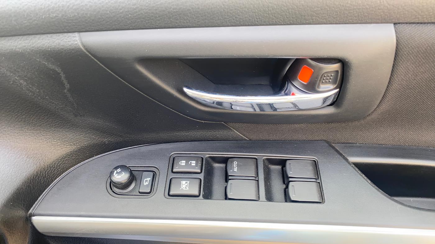 2022 Maruti S Cross ZETA 1.5, Petrol, Manual, 13,511 km, Driver Side Door Panels Control