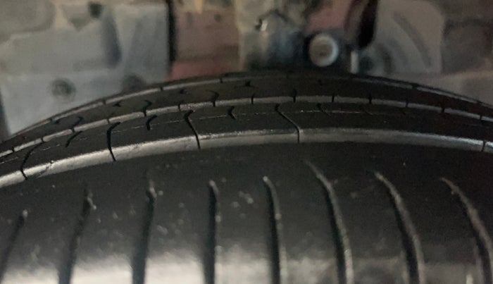 2017 Ford Figo Aspire TITANIUM1.5 DIESEL, Diesel, Manual, 63,512 km, Left Front Tyre Tread