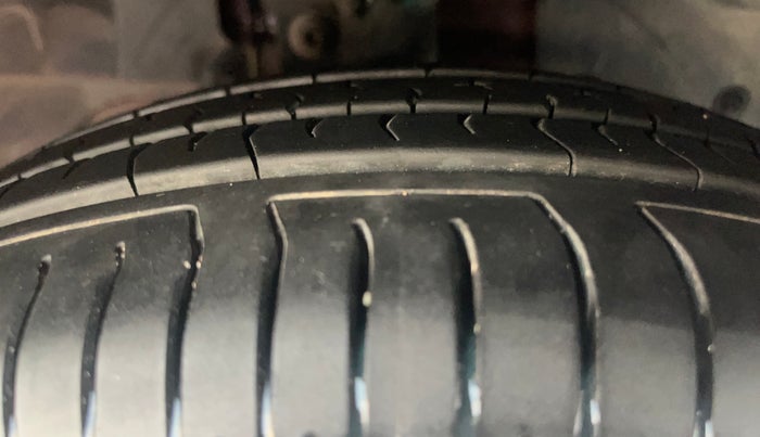 2017 Ford Figo Aspire TITANIUM1.5 DIESEL, Diesel, Manual, 63,512 km, Right Front Tyre Tread