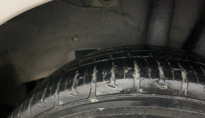 2015 Hyundai Grand i10 MAGNA 1.2 KAPPA VTVT, Petrol, Manual, 15,790 km, Left Rear Tyre Tread