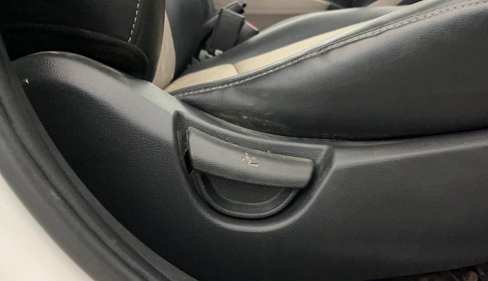 2015 Hyundai Grand i10 MAGNA 1.2 KAPPA VTVT, Petrol, Manual, 15,790 km, Driver Side Adjustment Panel