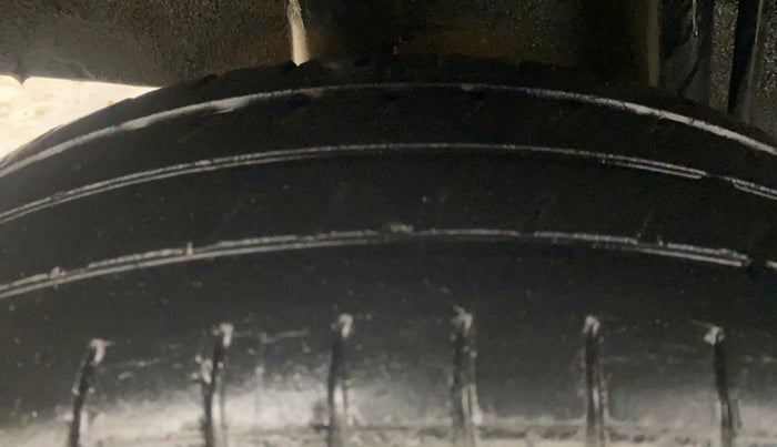 2016 Renault Kwid RXT 0.8, Petrol, Manual, 43,872 km, Right Rear Tyre Tread