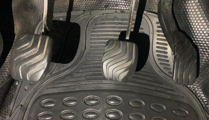 2016 Renault Kwid RXT 0.8, Petrol, Manual, 43,872 km, Pedals