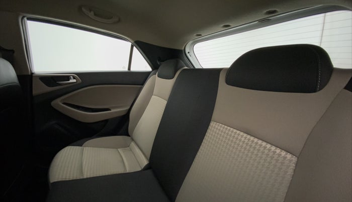 2019 Hyundai Elite i20 SPORTZ PLUS  1.2 CVT, Petrol, Automatic, 20,381 km, Right Side Rear Door Cabin