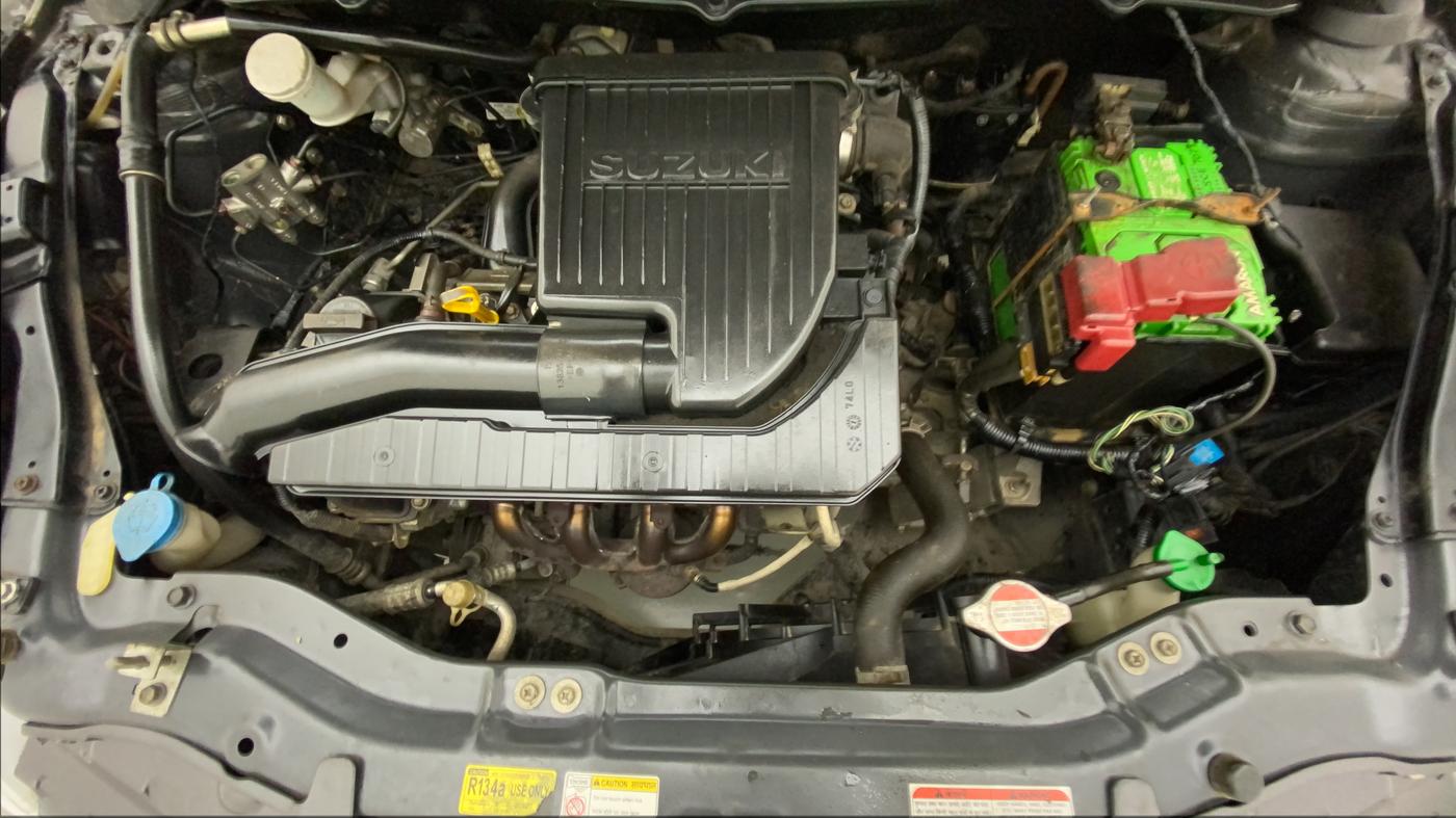 2015 Maruti Swift LXI (O), Petrol, Manual, 67,718 km, Open Bonet