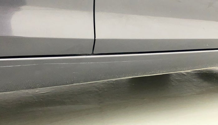 2015 Maruti Swift LXI (O), Petrol, Manual, 67,718 km, Right running board - Slightly dented