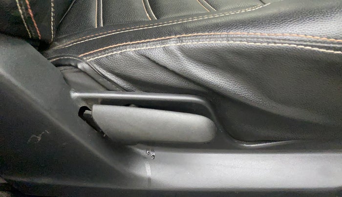 2015 Maruti Swift LXI (O), Petrol, Manual, 67,718 km, Driver Side Adjustment Panel
