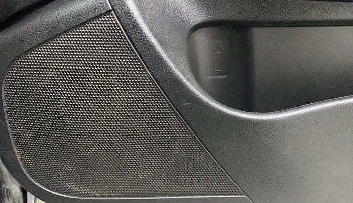 2015 Maruti Swift LXI (O), Petrol, Manual, 67,718 km, Speaker