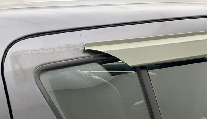 2015 Maruti Swift LXI (O), Petrol, Manual, 67,718 km, Right rear door - Door visor damaged