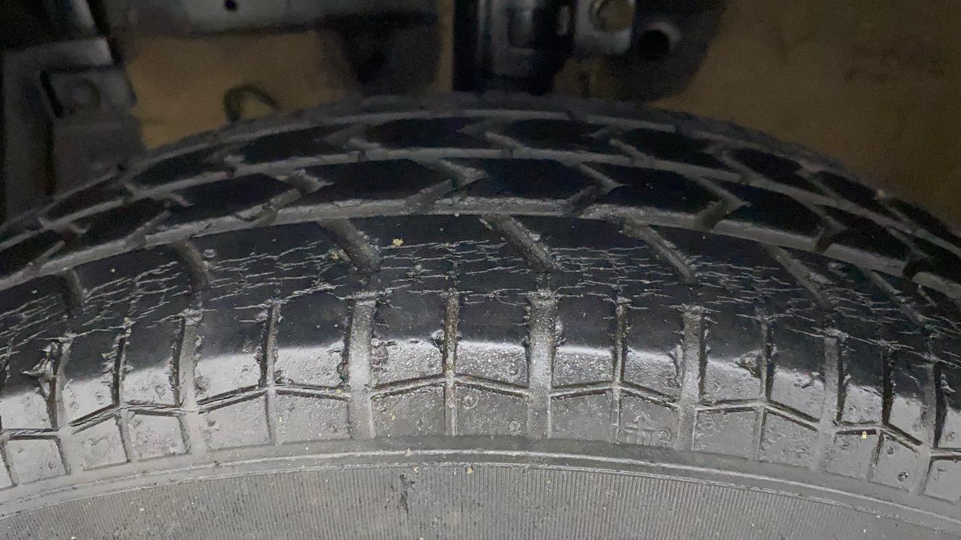 2014 Maruti Swift Dzire VXI, Petrol, Manual, 42,752 km, Left Front Tyre Tread