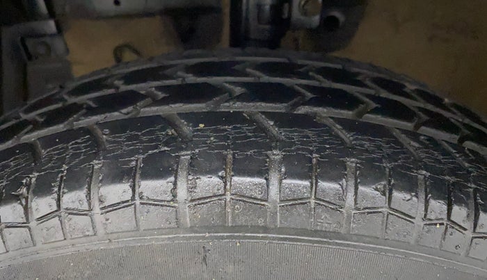 2014 Maruti Swift Dzire VXI, Petrol, Manual, 42,752 km, Left Front Tyre Tread