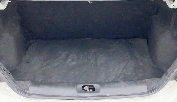 2014 Maruti Swift Dzire VXI, Petrol, Manual, 42,752 km, Boot Inside
