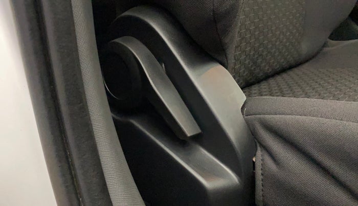 2021 Tata ALTROZ XE PETROL, Petrol, Manual, 36,124 km, Driver Side Adjustment Panel