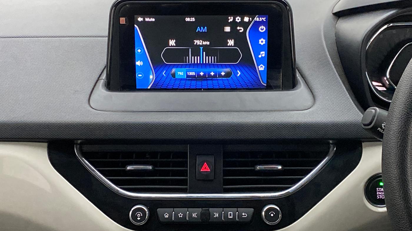 2020 Tata NEXON XZ+ 1.5, Diesel, Manual, 37,643 km, Infotainment System