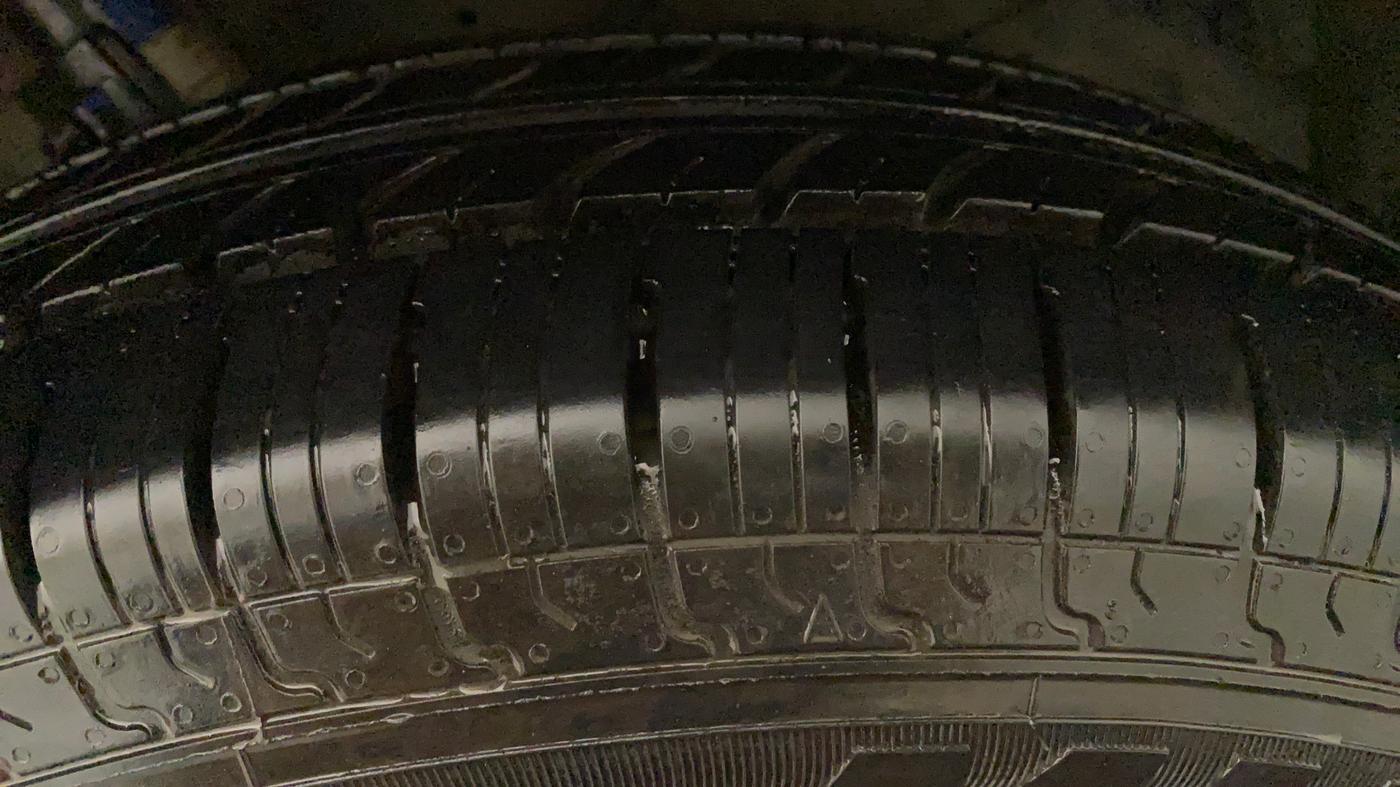 2013 Maruti Swift Dzire VXI, Petrol, Manual, 34,929 km, Left Rear Tyre Tread