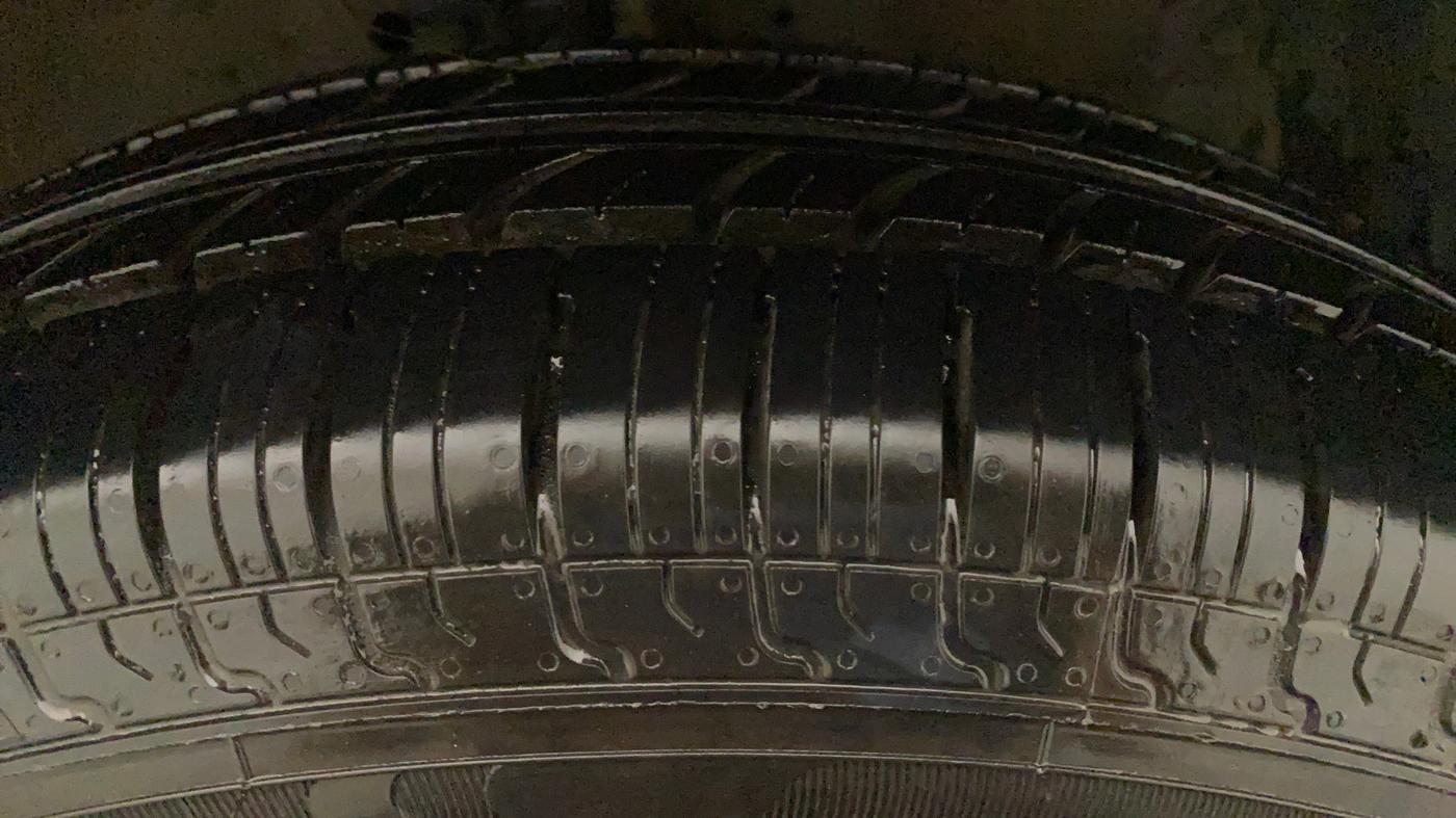 2013 Maruti Swift Dzire VXI, Petrol, Manual, 34,929 km, Right Front Tyre Tread