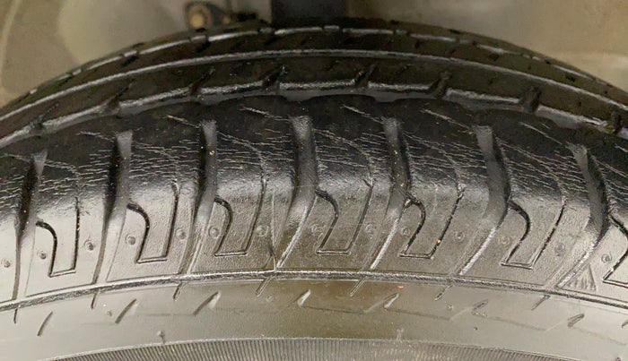 2014 Maruti Wagon R 1.0 LXI, Petrol, Manual, 25,629 km, Right Front Tyre Tread