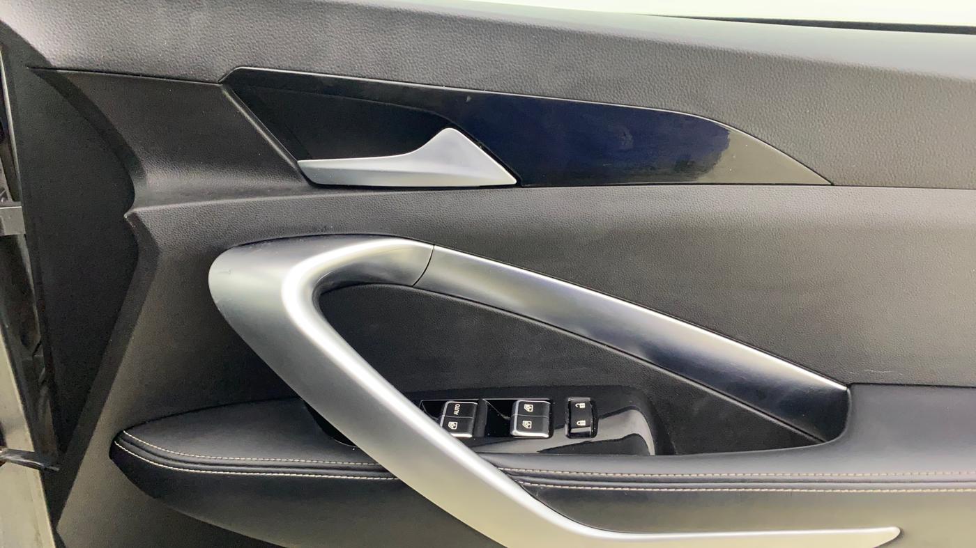 2021 MG HECTOR SHARP 1.5 DCT PETROL, Petrol, Automatic, 36,335 km, Driver Side Door Panels Control