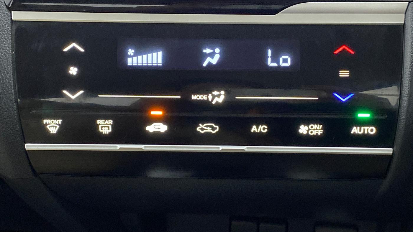 2018 Honda Jazz 1.2L I-VTEC V, Petrol, Manual, 40,622 km, Automatic Climate Control