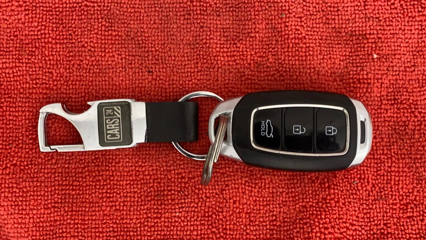 2019 Hyundai Verna 1.6 VTVT SX (O) AT, Petrol, Automatic, 55,150 km, Key Close Up