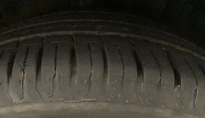 2020 Hyundai Verna SX 1.5 VTVT IVT, Petrol, Automatic, 10,815 km, Left Front Tyre Tread