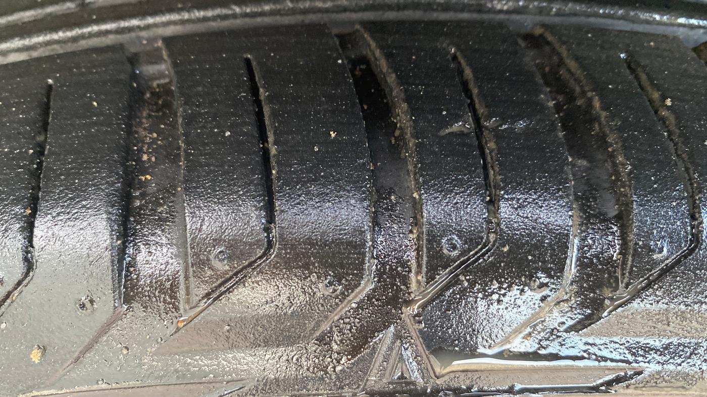 2019 Jeep Compass LIMITED PLUS PETROL AT, Petrol, Automatic, 71,838 km, Left Front Tyre Tread