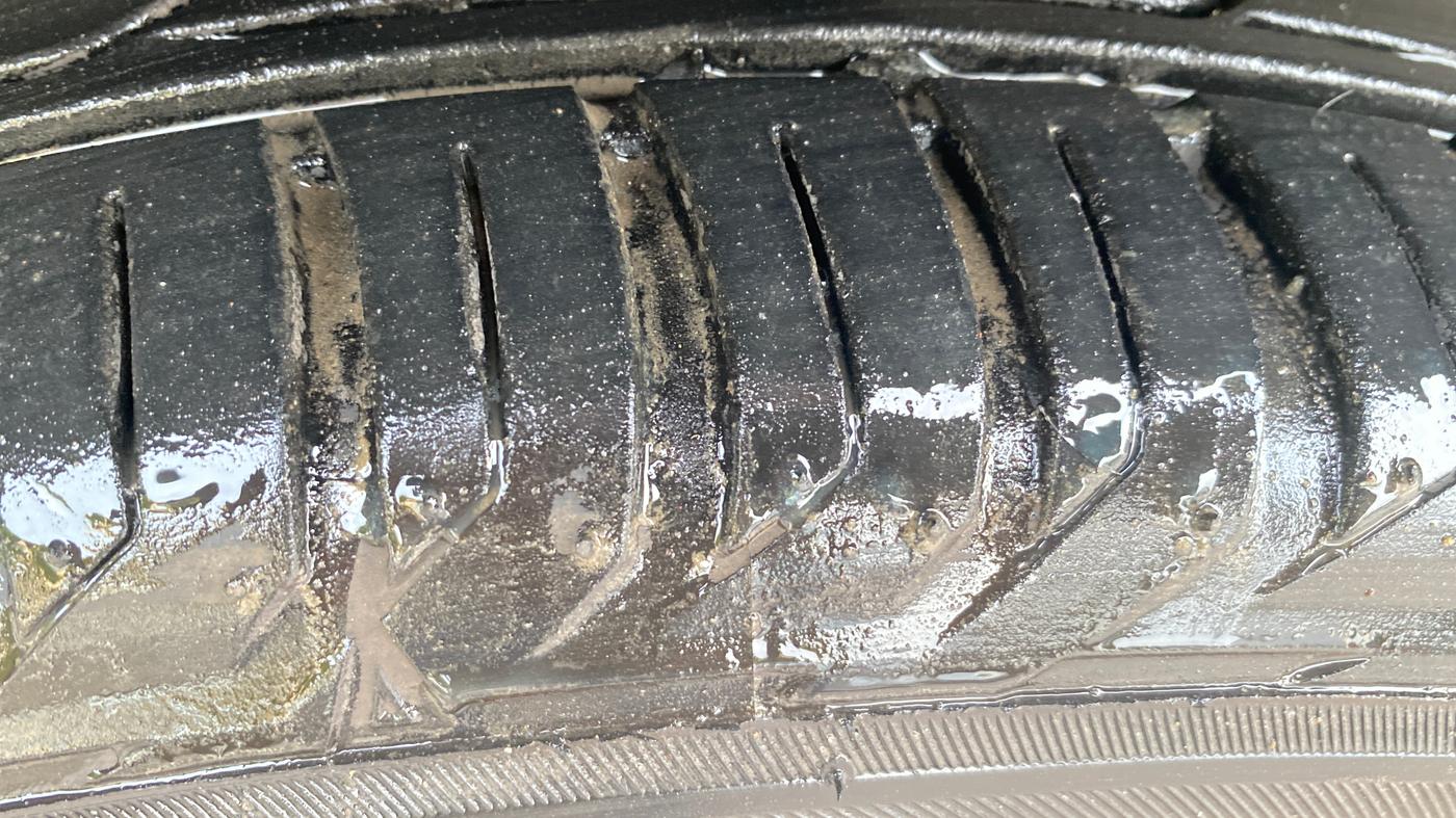 2019 Jeep Compass LIMITED PLUS PETROL AT, Petrol, Automatic, 71,838 km, Right Front Tyre Tread