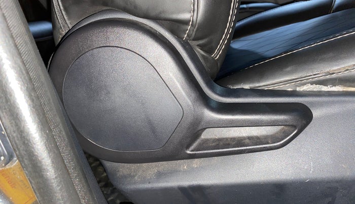 2022 Tata Tiago XT PETROL, Petrol, Manual, 8,713 km, Driver Side Adjustment Panel