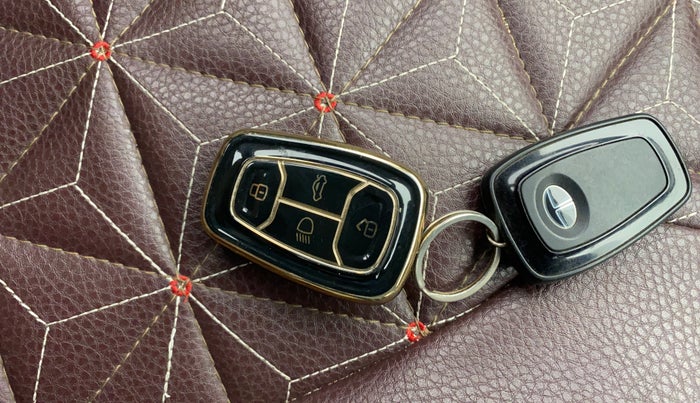 2021 Tata NEXON XZ PLUS DIESEL, Diesel, Manual, 92,325 km, Key Close Up