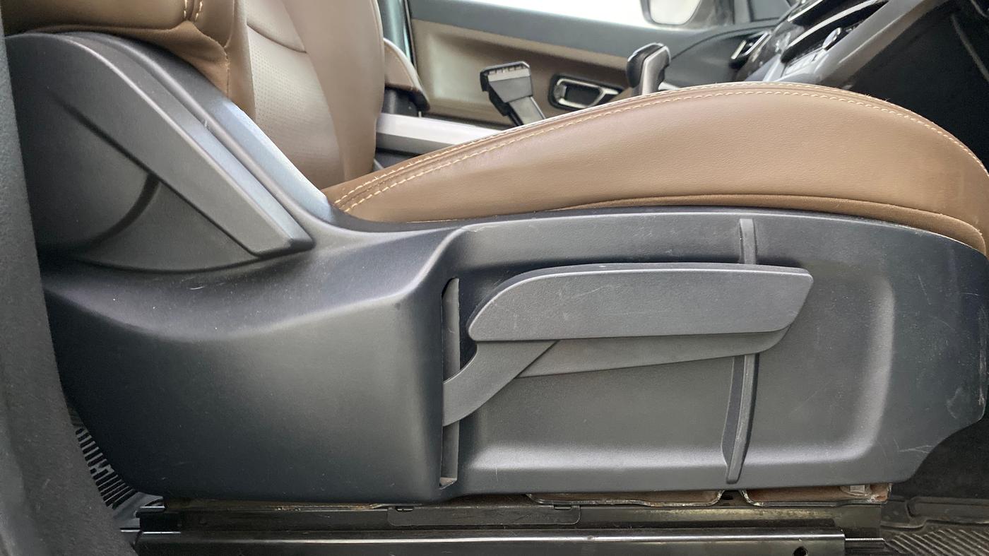 2019 Tata Harrier XZ 2.0L, Diesel, Manual, 71,732 km, Driver Side Adjustment Panel