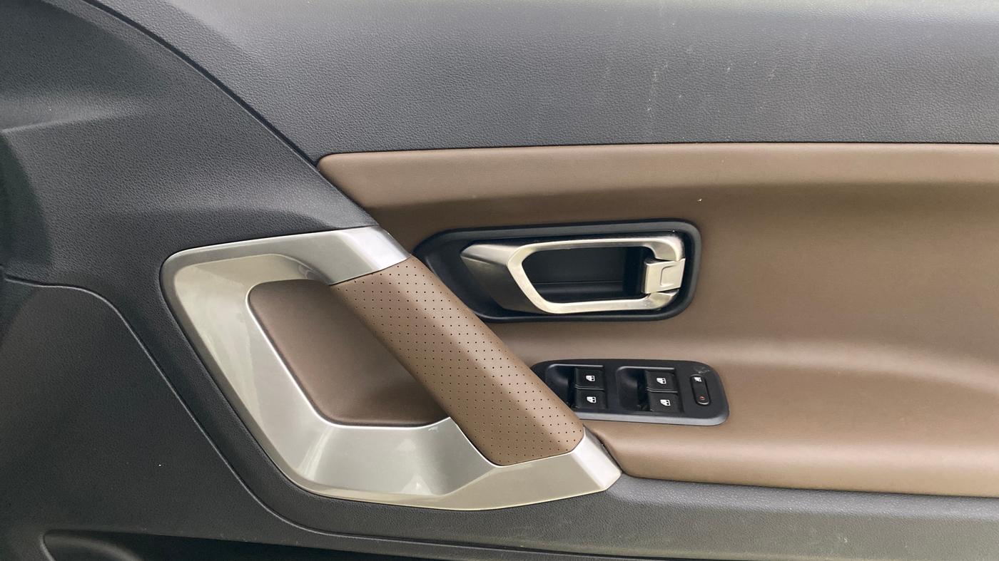 2019 Tata Harrier XZ 2.0L, Diesel, Manual, 71,732 km, Driver Side Door Panels Control
