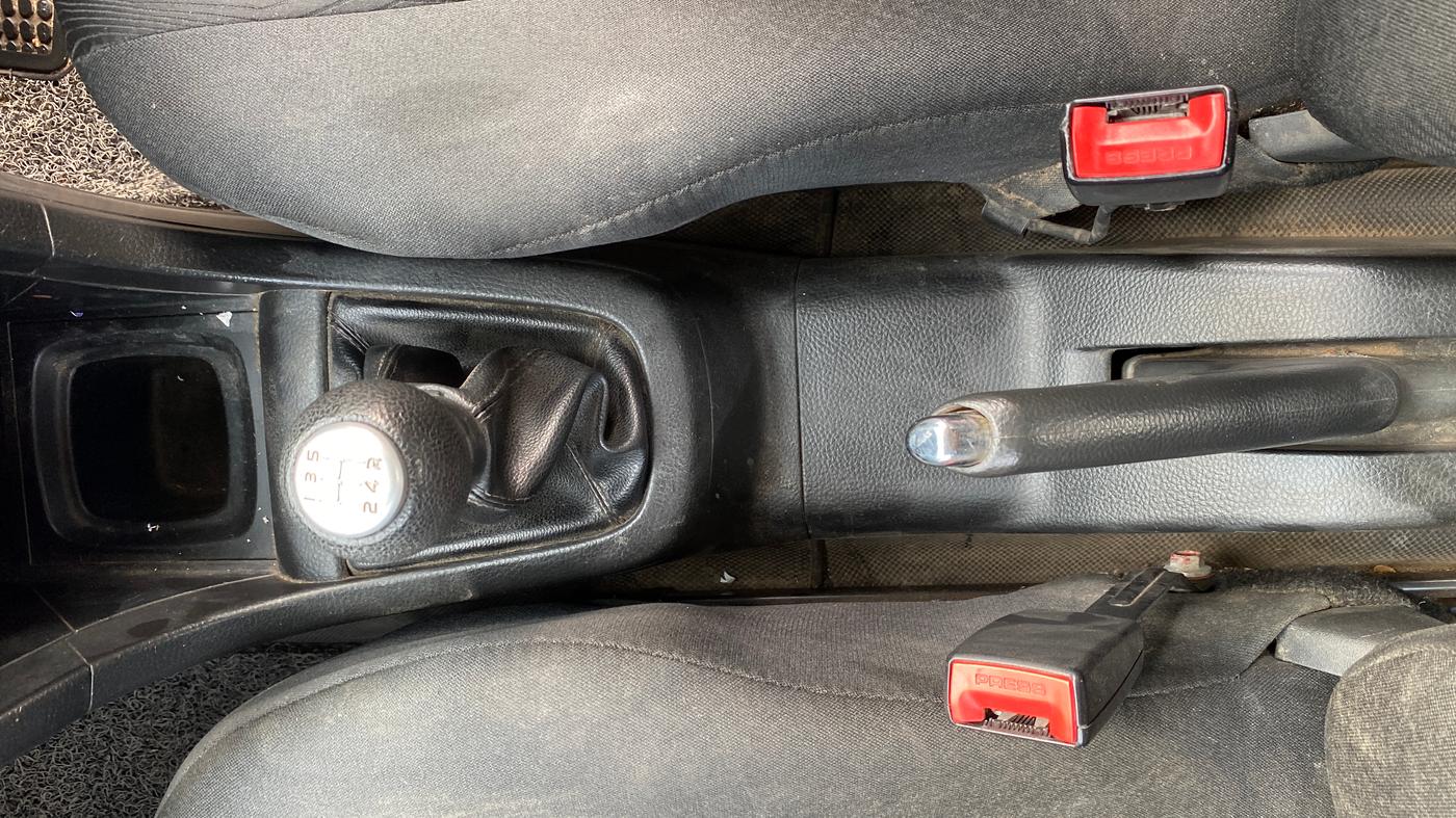 2014 Maruti Swift VXI, Petrol, Manual, 95,939 km, Gear Lever