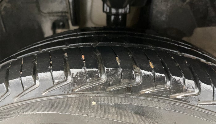 2018 Renault Kwid RXT 1.0, Petrol, Manual, 43,027 km, Left Front Tyre Tread