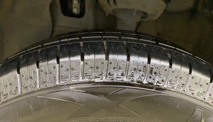 2022 Hyundai GRAND I10 NIOS SPORTZ 1.2 KAPPA VTVT CNG, CNG, Manual, 27,045 km, Left Front Tyre Tread