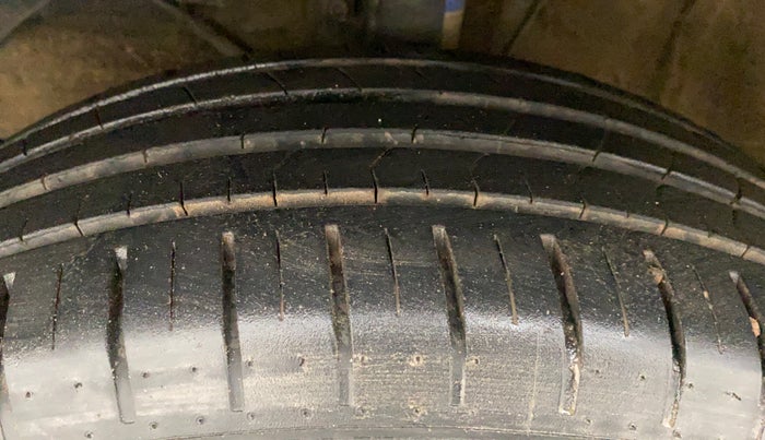 2021 Maruti Baleno ALPHA PETROL 1.2, Petrol, Manual, 18,879 km, Left Front Tyre Tread