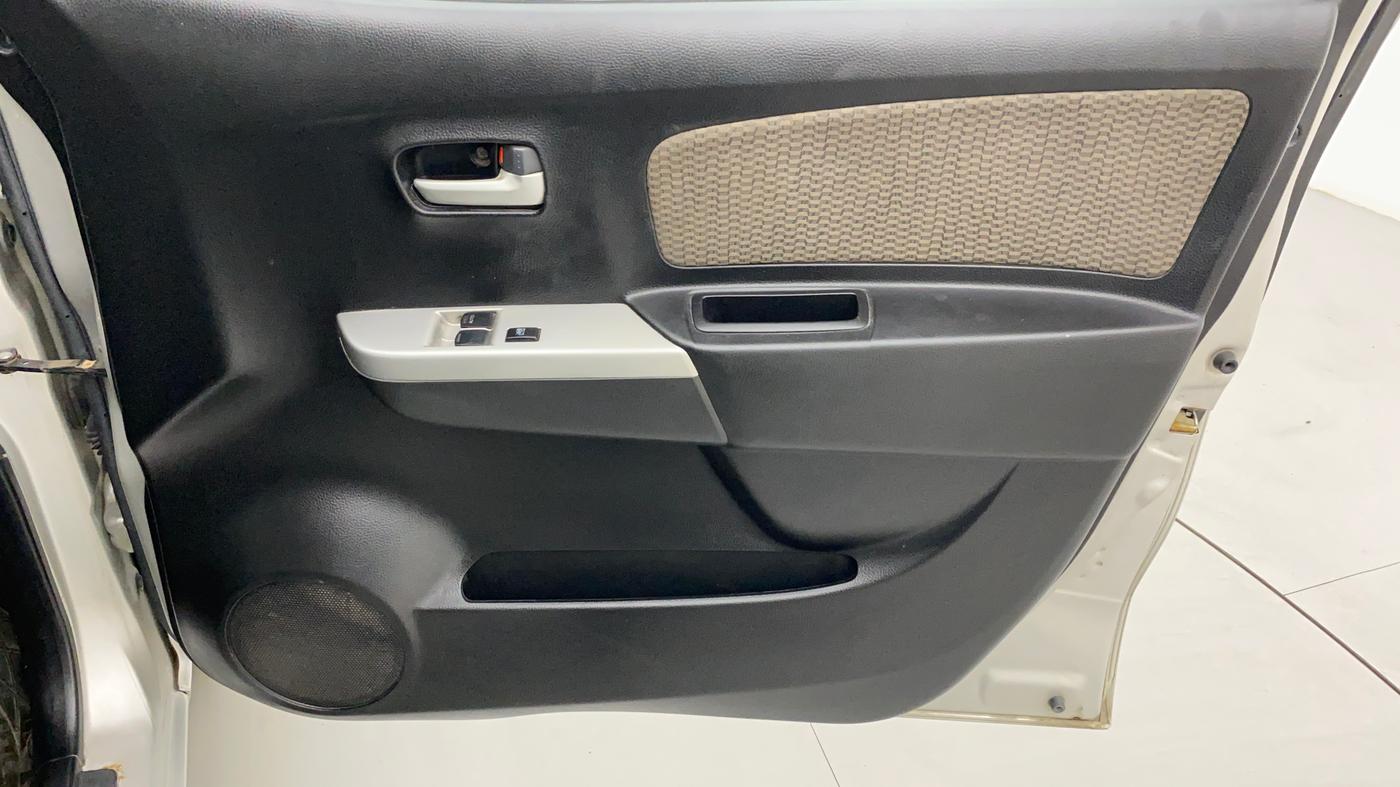2014 Maruti Wagon R 1.0 LXI, Petrol, Manual, 37,961 km, Driver Side Door Panels Control