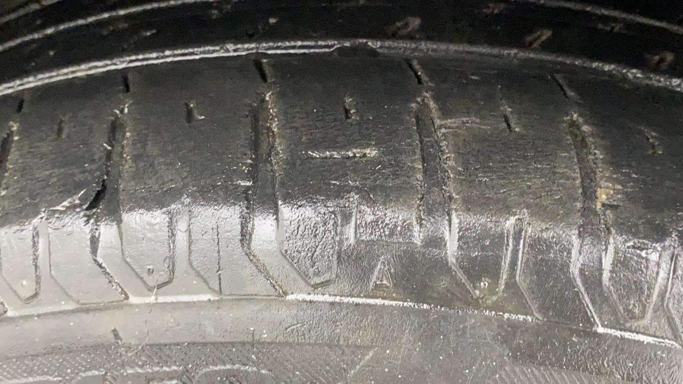 2021 Hyundai Verna SX (O)1.5 VTVT, Petrol, Manual, 43,157 km, Left Front Tyre Tread