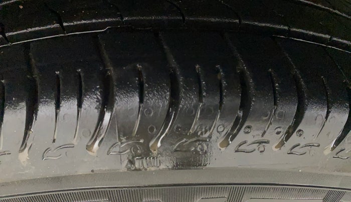 2015 Maruti Celerio VXI AMT, Petrol, Automatic, 50,793 km, Right Rear Tyre Tread