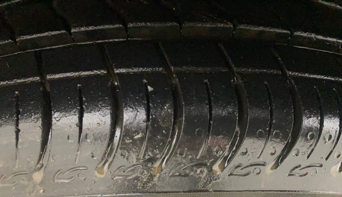 2015 Maruti Celerio VXI AMT, Petrol, Automatic, 50,793 km, Left Front Tyre Tread